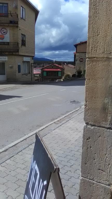 El Albergue Covaleda Eksteriør billede